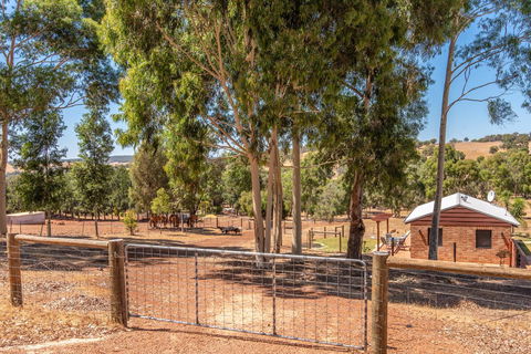 'Bindoon Valley Escape' Cottage - New Castle Tourism 11