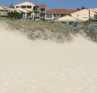 Scarborough  Absolutely Beachfront - Newcastle Accommodation