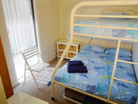 Scarborough & Absolutely Beachfront - Newcastle Accommodation 6