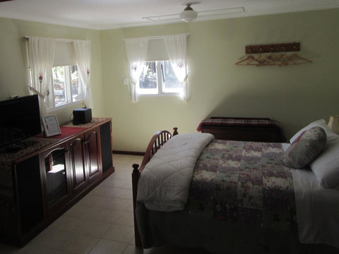 Di's Cabin In Dwellingup - Newcastle Accommodation 10