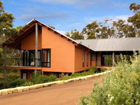 Arum - Close To The Margaret River - Newcastle Accommodation 16