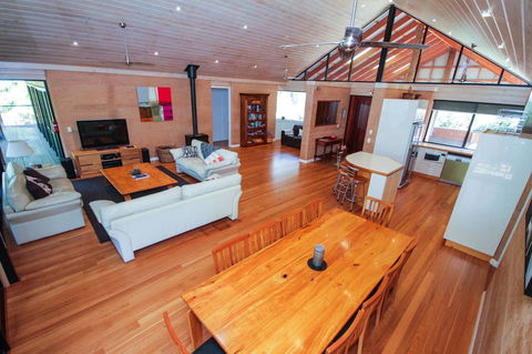 Arum - Close To The Margaret River - Newcastle Accommodation 22