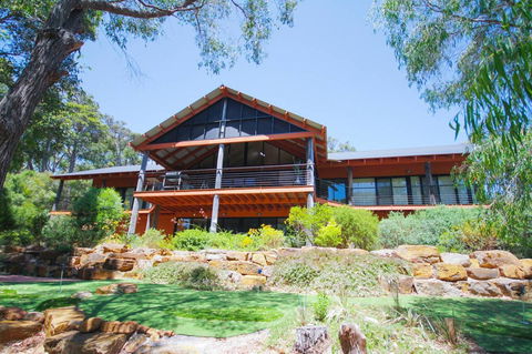 Arum - Close To The Margaret River - Newcastle Accommodation 18
