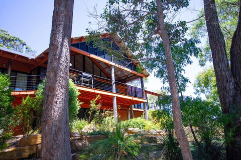 Arum - Close To The Margaret River - Newcastle Accommodation 4