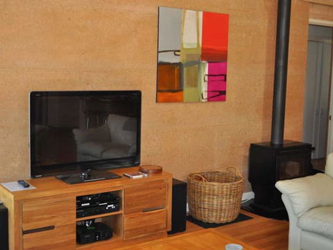 Arum - Close To The Margaret River - Newcastle Accommodation 2