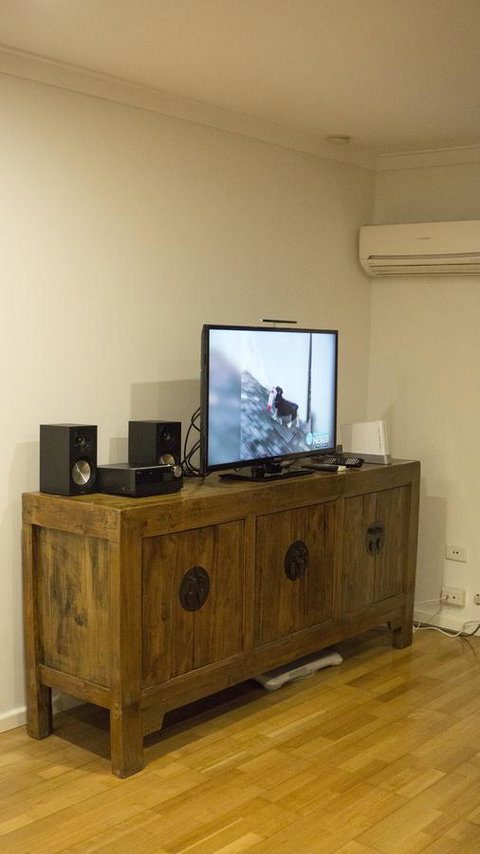 Relax, Bright & Airy Garden Villa - Newcastle Accommodation 8