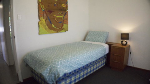 Relax, Bright & Airy Garden Villa - Newcastle Accommodation 19