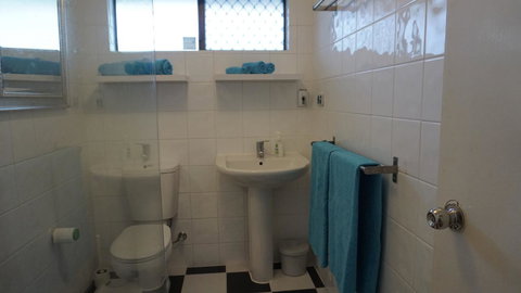 Relax, Bright & Airy Garden Villa - Newcastle Accommodation 40