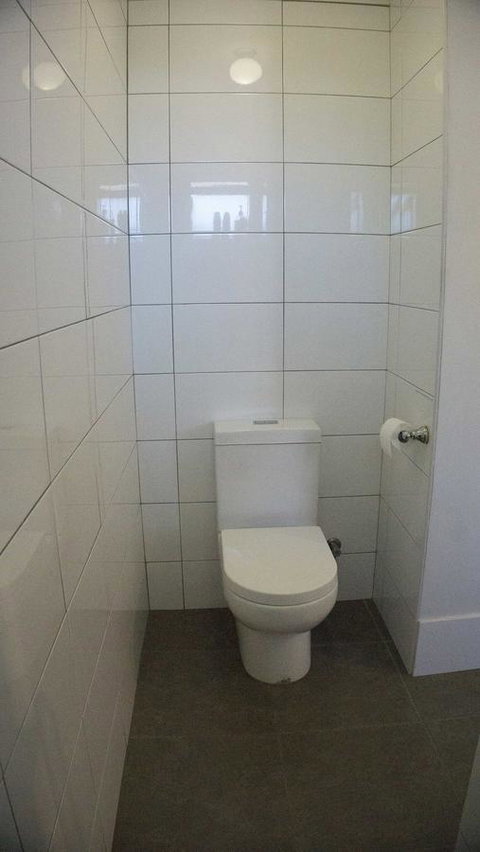 Relax, Bright & Airy Garden Villa - Newcastle Accommodation 25