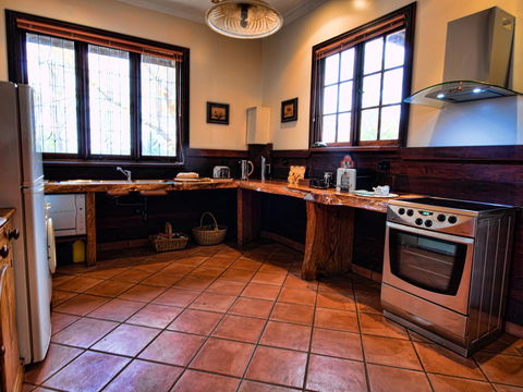 Oak Tree Barn Bridgetown - Newcastle Accommodation 9