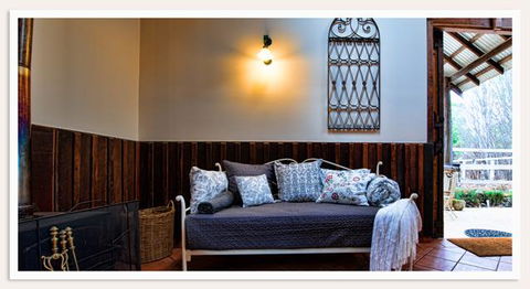 Oak Tree Barn Bridgetown - Newcastle Accommodation 10