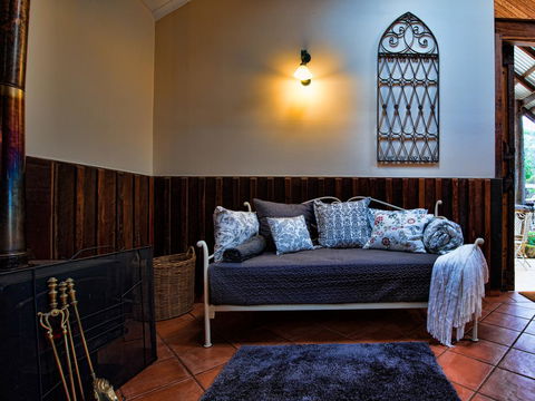 Oak Tree Barn Bridgetown - Newcastle Accommodation 3