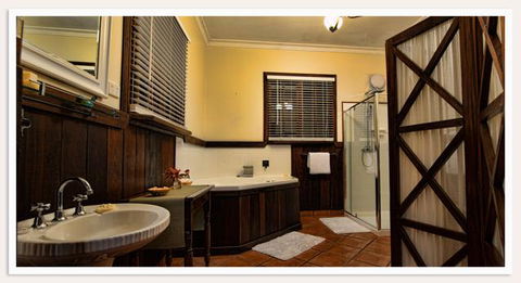 Oak Tree Barn Bridgetown - Newcastle Accommodation 5