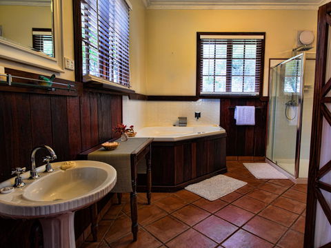 Oak Tree Barn Bridgetown - Newcastle Accommodation 8