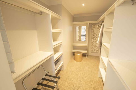 Magnificent Beach Retreat - New Castle Tourism 9
