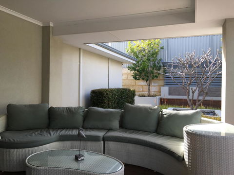 Magnificent Beach Retreat - New Castle Tourism 35