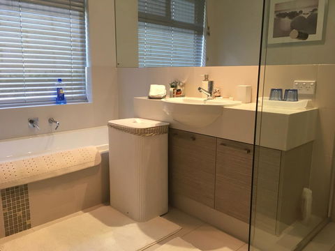 Magnificent Beach Retreat - New Castle Tourism 20