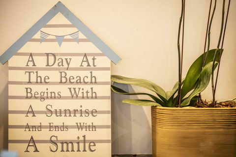 Magnificent Beach Retreat - New Castle Tourism 21