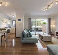 Cottesloe Sea Salt Abode - Newcastle Accommodation