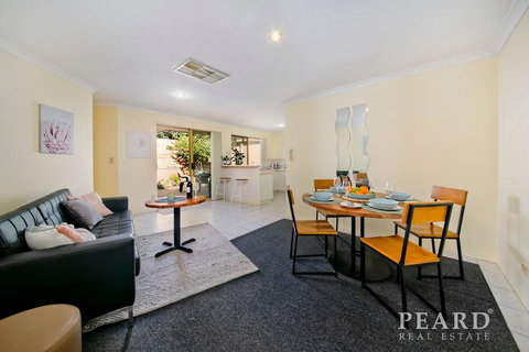 Scarborough Beach, Perth - Sun & Surf Villa - Newcastle Accommodation 11