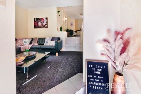 Scarborough Beach, Perth - Sun & Surf Villa - Newcastle Accommodation 24