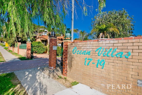 Scarborough Beach, Perth - Sun & Surf Villa - Newcastle Accommodation 2