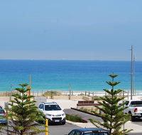 Absolute Beachfront Scarborough - Newcastle Accommodation