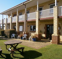 Baywatch Manor Augusta - Newcastle Accommodation
