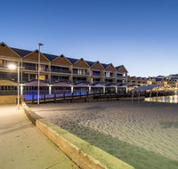 Dolphin Quay Apartments - Newcastle Accommodation