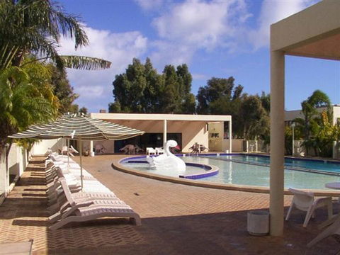 Kalbarri Beach Resort - New Castle Tourism 13