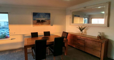 Sandcastles Beachfront Luxury Retreat Apartment - Newcastle Accommodation 20