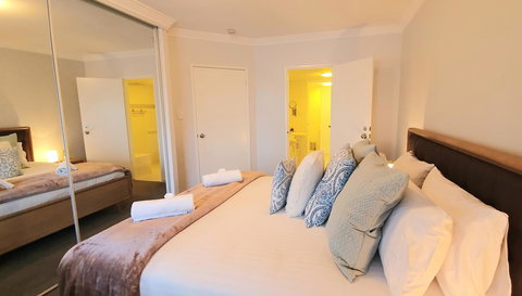 Sandcastles Beachfront Luxury Retreat Apartment - Newcastle Accommodation 10