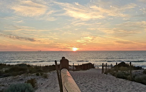 Sandcastles Beachfront Luxury Retreat Apartment - Newcastle Accommodation 4