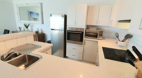 Sandcastles Beachfront Luxury Retreat Apartment - Newcastle Accommodation 23