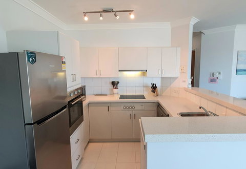 Sandcastles Beachfront Luxury Retreat Apartment - Newcastle Accommodation 7