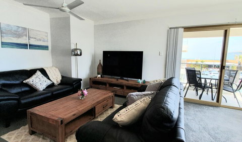 Sandcastles Beachfront Luxury Retreat Apartment - Newcastle Accommodation 29