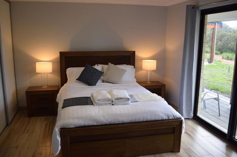 Eagle Bay House - Newcastle Accommodation 7