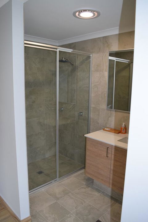 Eagle Bay House - Newcastle Accommodation 21