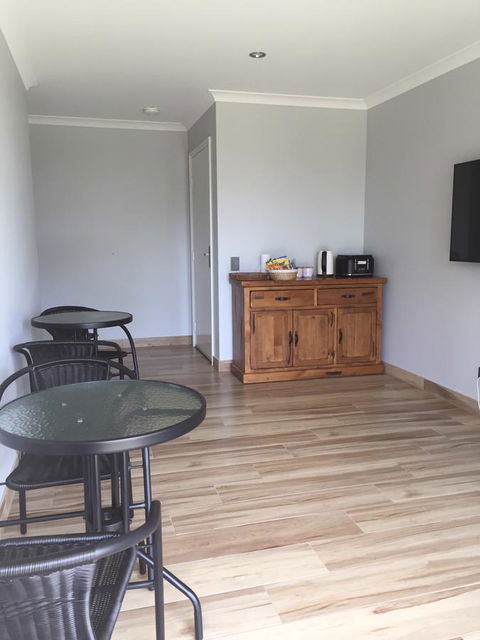 Eagle Bay House - Newcastle Accommodation 14