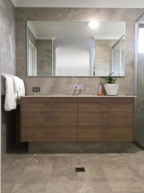 Eagle Bay House - Newcastle Accommodation 23