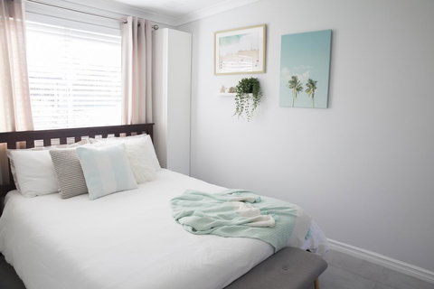 Salty Shack Lancelin - Newcastle Accommodation 0