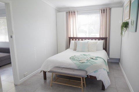 Salty Shack Lancelin - Newcastle Accommodation 1