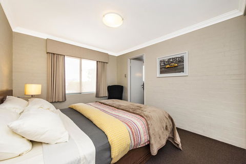 Subiaco Village 18 - New Castle Tourism 11