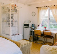 Garden Studio in Cottesloe - Newcastle Accommodation