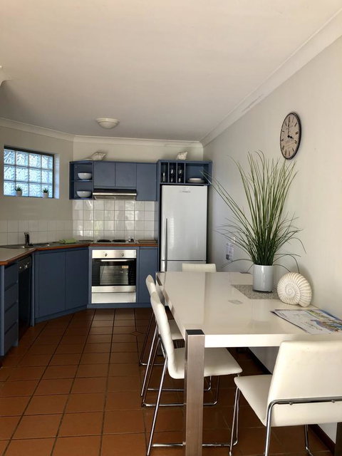 Scarborough Beach Front Resort - Shell Four - Newcastle Accommodation 11
