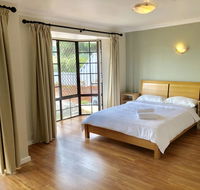 Charming quiet Lodge-2 minutes walk to Shopping Complex - Newcastle Accommodation
