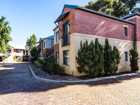 Subiaco Village 28 - New Castle Tourism 24