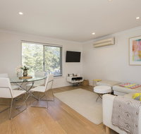 Cottesloe Beach Pines Apartment - Newcastle Accommodation