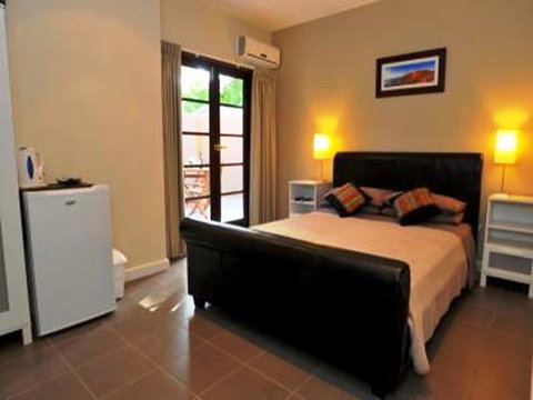 Waikiki Beach Bed And Breakfast - Newcastle Accommodation 9