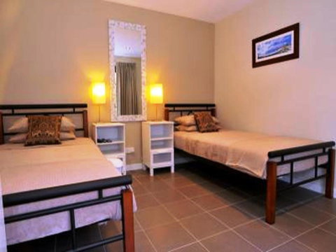 Waikiki Beach Bed And Breakfast - Newcastle Accommodation 10